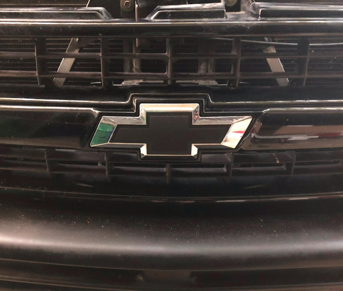 Front Grille Bowtie Emblem for Chevy Silverado 1999-2002, Tahoe & Suburban 2000-2006