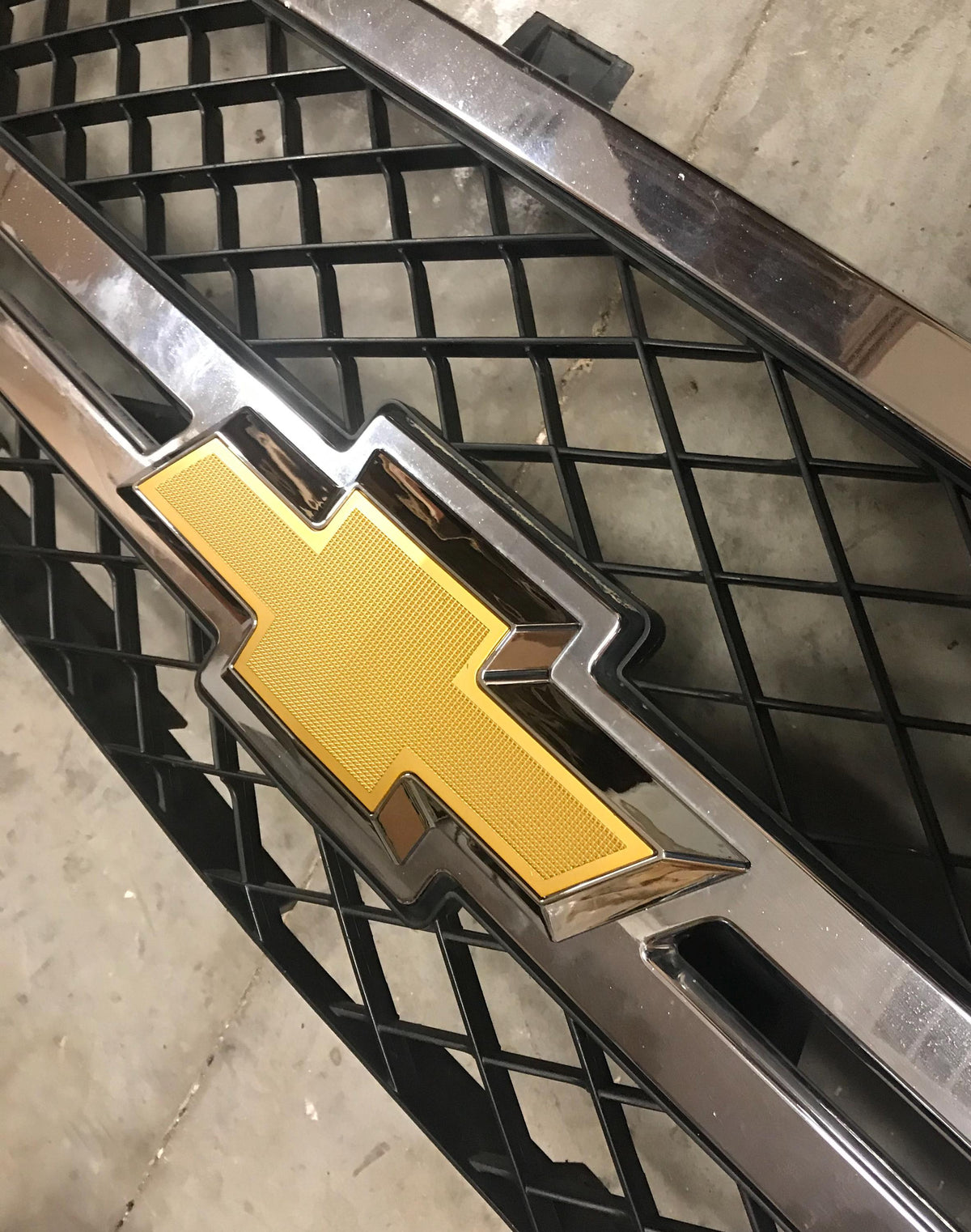 Front Grille Bowtie Emblem for Chevy Silverado 2500 3500 HD 2011-2014